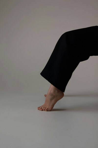 Vital Curve Flare Yoga Pant — Flow